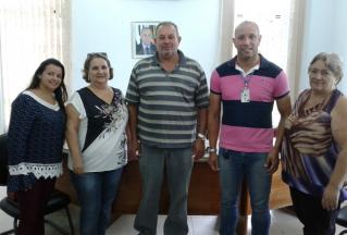 Prefeito Geraldo recebe a visita do chefe do escritório regional da Secretaria da Família e Desenvolvimento Social (SEDS) de Jacarezinho.