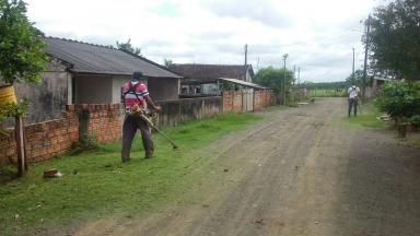 BAIRRO NOVO JARDIM RECEBE MUTIRÃO DE LIMPEZA