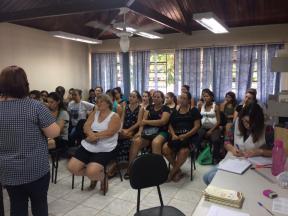 GRUPO DE GESTANTES PARTICIPAM DE REUNIÃO EM JAPIRA