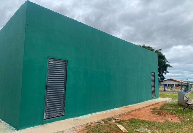 PREFEITURA MUNICIPAL DE JAPIRA POR MEIO DA SECRETARIA DE ESPORTES E DE OBRAS REALIZA UM SONHO DOS ESPORTISTAS DO BAIRRO VILA RURAL.