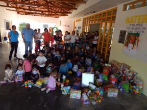 CMEI DE JAPIRA RECEBE BRINQUEDOS E MATERIAIS PEDAGÓGICOS