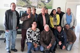 EM REUNIÃO COM FUNCIONÁRIOS O PREFEITO DE JAPIRA  PEDE MELHORIAS NO ATENDIMENTO À SAÚDE PÚBLICA